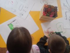 Dzieci podczas zabaw.